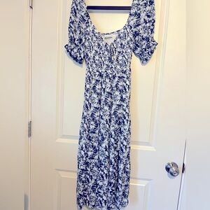 NEW - Abercrombie puff sleeve dress - blue & white - Small
